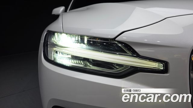 Volvo S60 (III) B5 Ultimate Bright 2024 — фото 28