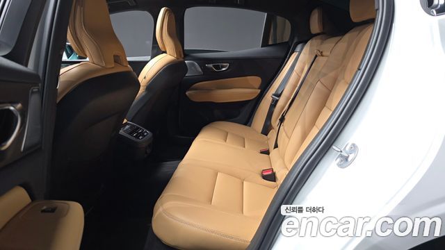 Volvo S60 (III) B5 Ultimate Bright 2024 — фото 32