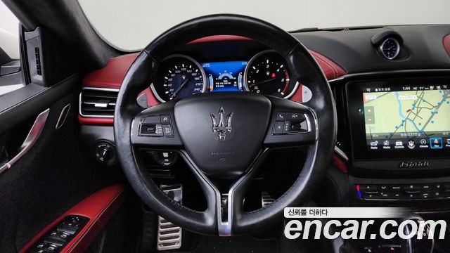 Maserati Ghibli 3.0 Diesel GranLusso 3rd 2018 — фото 13