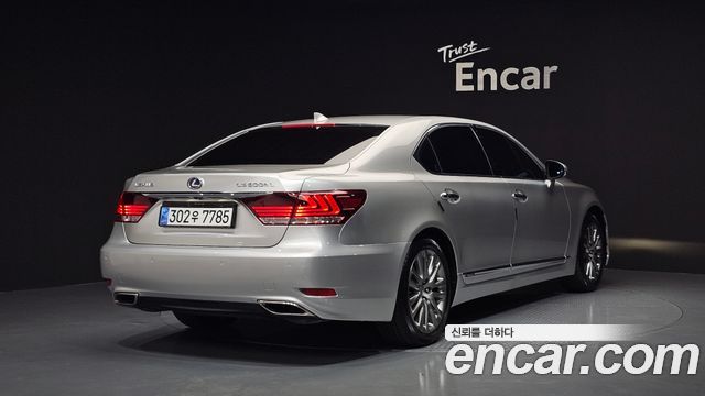 Lexus LS600hL 5-Seats Ottoman XF40 2014 — фото 2