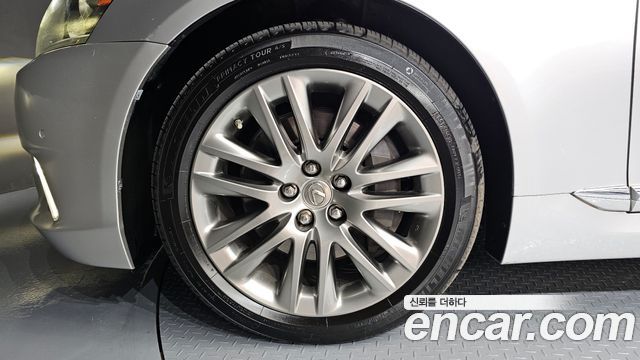 Lexus LS600hL 5-Seats Ottoman XF40 2014 — фото 5