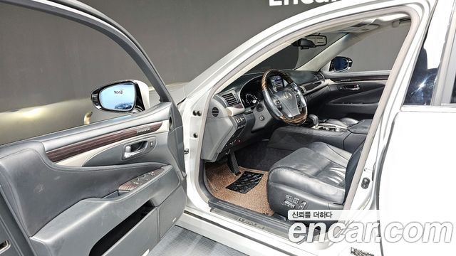 Lexus LS600hL 5-Seats Ottoman XF40 2014 — фото 10