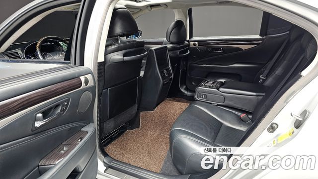 Lexus LS600hL 5-Seats Ottoman XF40 2014 — фото 15