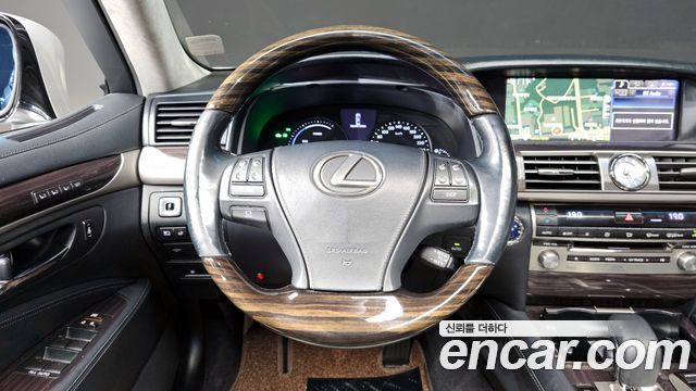 Lexus LS600hL 5-Seats Ottoman XF40 2014 — фото 16
