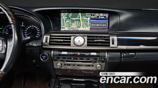 Lexus LS600hL 5-Seats Ottoman XF40 2014 — фото 17