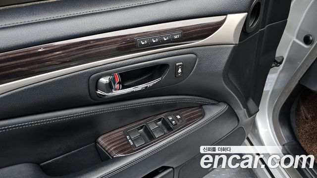 Lexus LS600hL 5-Seats Ottoman XF40 2014 — фото 23