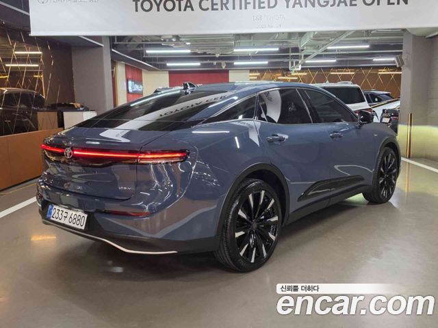 Toyota Crown Crossover 2.4 4WD Dual Boost HYbrid 2026 — фото 2