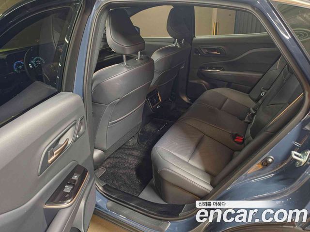 Toyota Crown Crossover 2.4 4WD Dual Boost HYbrid 2026 — фото 15