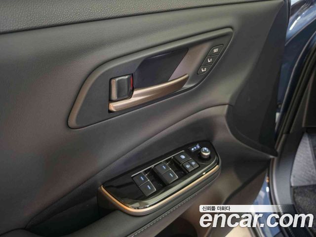 Toyota Crown Crossover 2.4 4WD Dual Boost HYbrid 2026 — фото 16