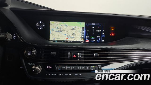 Lexus LS500 (V) 3.5 Platinum AWD 2018 — фото 16