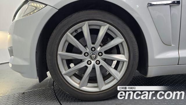 Jaguar XF 2.2D Luxury X250 2012 — фото 5