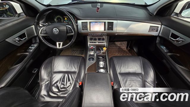 Jaguar XF 2.2D Luxury X250 2012 — фото 7