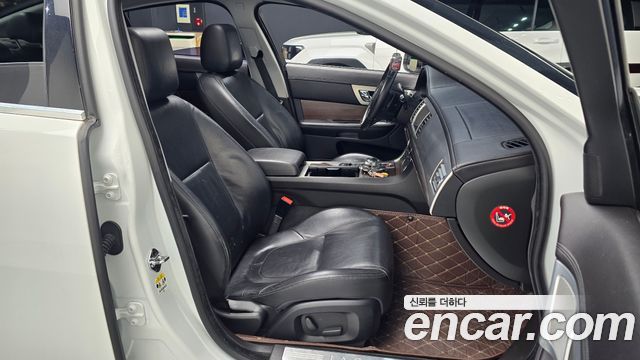 Jaguar XF 2.2D Luxury X250 2012 — фото 10