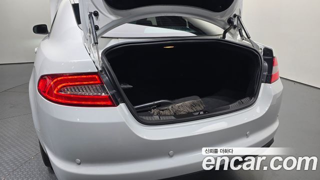 Jaguar XF 2.2D Luxury X250 2012 — фото 18