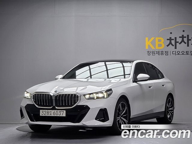 BMW 5 Series (G60) 530i xDrive M Sport 2026 — фото 1