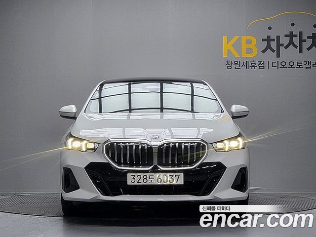 BMW 5 Series (G60) 530i xDrive M Sport 2026 — фото 3