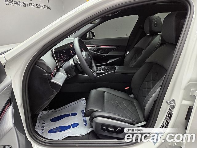 BMW 5 Series (G60) 530i xDrive M Sport 2026 — фото 16