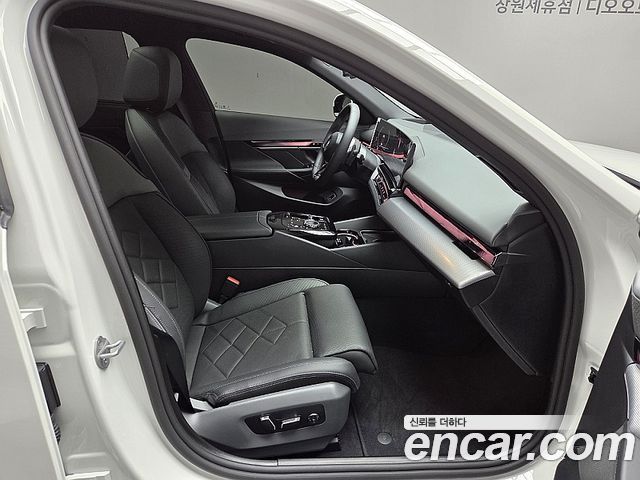 BMW 5 Series (G60) 530i xDrive M Sport 2026 — фото 17