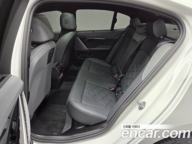 BMW 5 Series (G60) 530i xDrive M Sport 2026 — фото 18