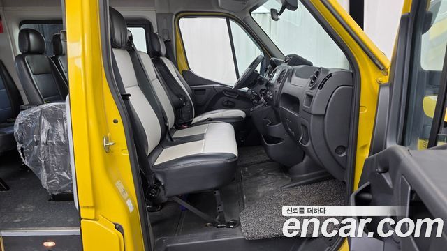 Renault Korea Master School Bus 15-Seater 2020 — фото 15