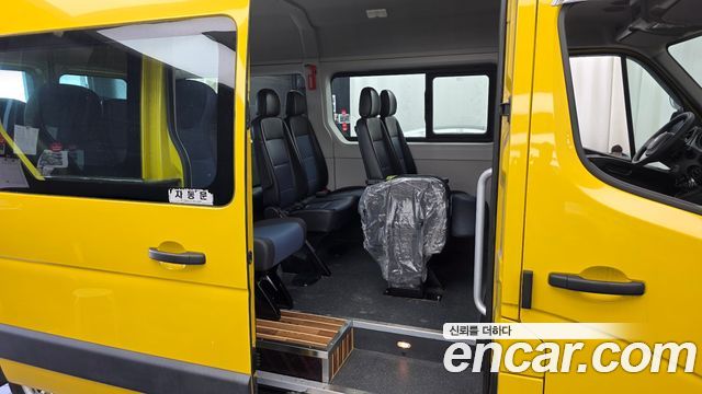 Renault Korea Master School Bus 15-Seater 2020 — фото 16