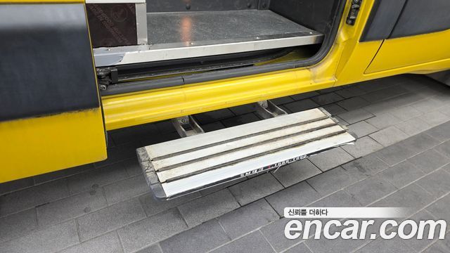 Renault Korea Master School Bus 15-Seater 2020 — фото 23