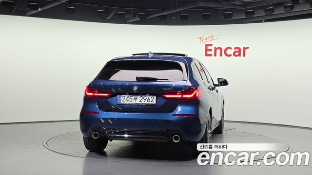 BMW 1 Series (F40) 120i Sports 2023 — фото 4