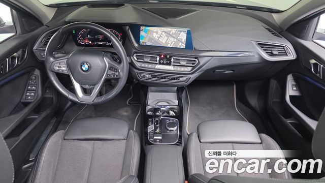 BMW 1 Series (F40) 120i Sports 2023 — фото 7