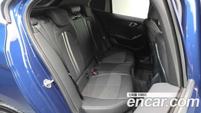 BMW 1 Series (F40) 120i Sports 2023 — фото 11