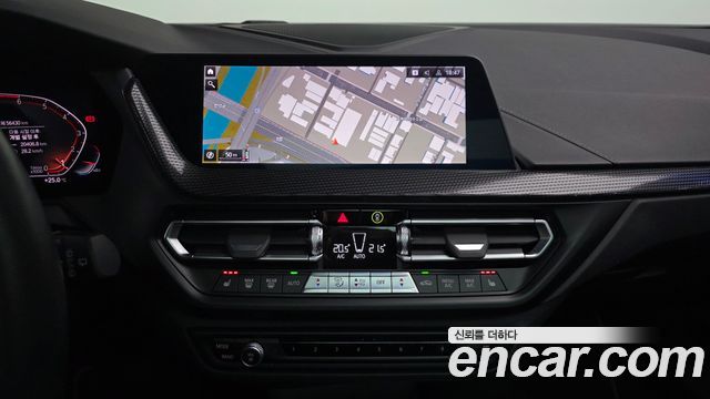 BMW 1 Series (F40) 120i Sports 2023 — фото 13