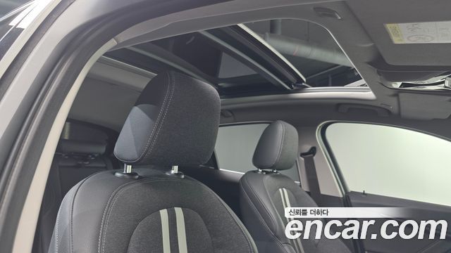 BMW 1 Series (F40) 120i Sports 2023 — фото 17