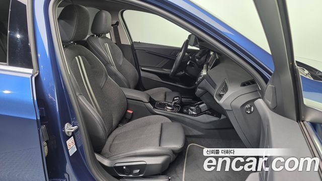 BMW 1 Series (F40) 120i Sports 2023 — фото 26