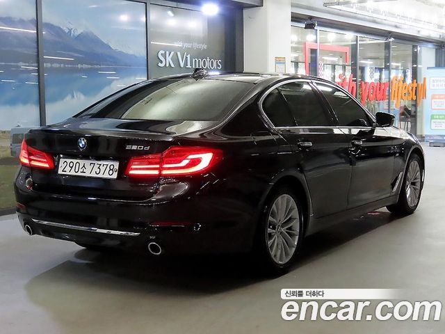 BMW 5 Series (G30) 520d Luxury Special Edition 2018 — фото 4