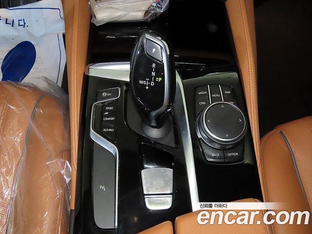 BMW 5 Series (G30) 520d Luxury Special Edition 2018 — фото 16