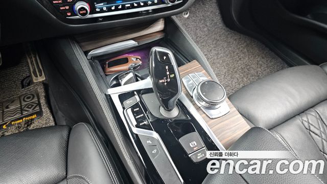 BMW 5 Series (G30) 530i xDrive M Sport Package Plus 2018 — фото 9