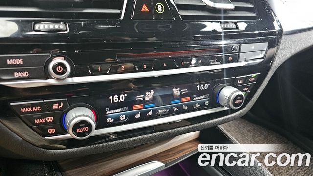 BMW 5 Series (G30) 530i xDrive M Sport Package Plus 2018 — фото 16