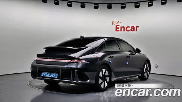 Hyundai Ioniq 6 Long Range Exclusive + 2023 — фото 2