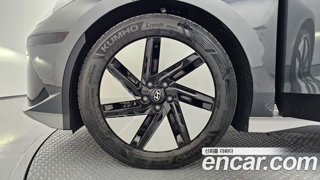 Hyundai Ioniq 6 Long Range Exclusive + 2023 — фото 5