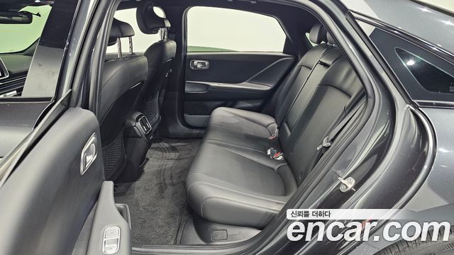 Hyundai Ioniq 6 Long Range Exclusive + 2023 — фото 11