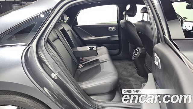 Hyundai Ioniq 6 Long Range Exclusive + 2023 — фото 18