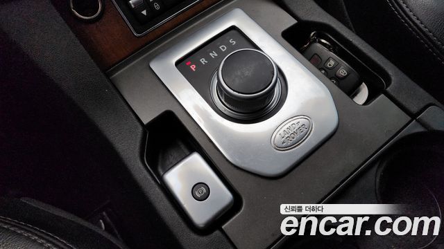 Land Rover Discovery 4 3.0 SDV6 HSE 2016 — фото 9