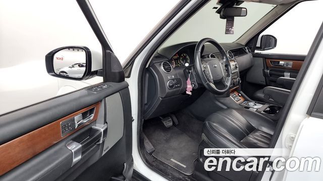 Land Rover Discovery 4 3.0 SDV6 HSE 2016 — фото 10