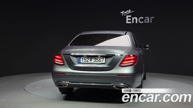 Mercedes-Benz E-Class (W213) E300 Avantgarde 2019 — фото 4
