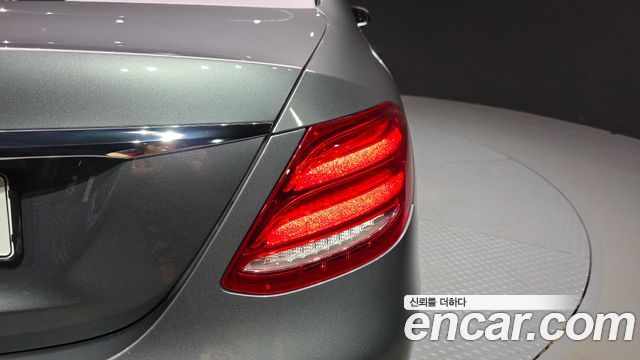 Mercedes-Benz E-Class (W213) E300 Avantgarde 2019 — фото 23