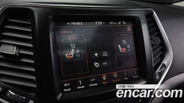 Jeep Cherokee (KL) 2.4 Longitude AWD 2019 — фото 17