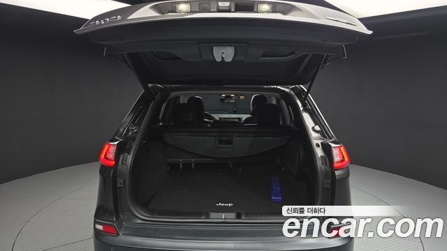 Jeep Cherokee (KL) 2.4 Longitude AWD 2019 — фото 20