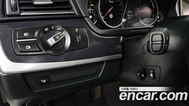 BMW 5 Series (F10) 520d xDrive M Aero Dynamic 2016 — фото 13