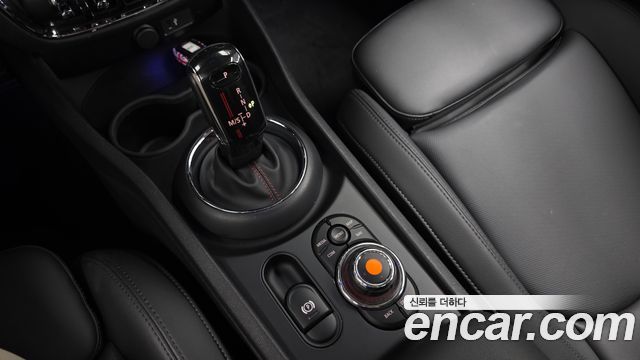 MINI Cooper S Clubman Standard 2nd 2020 — фото 9