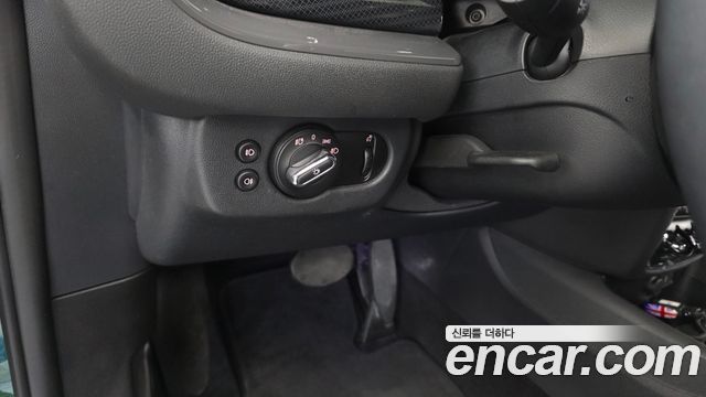 MINI Cooper S Clubman Standard 2nd 2020 — фото 18