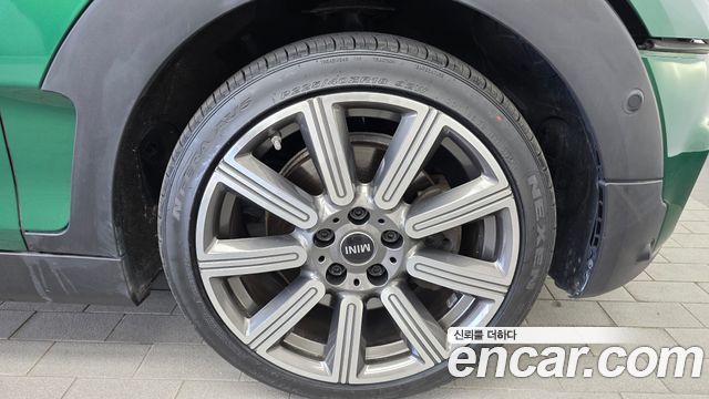 MINI Cooper S Clubman Standard 2nd 2020 — фото 21
